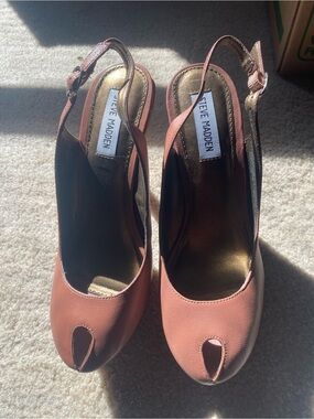 Steve Madden Women's light brown Slingback Peep-Toe Heels